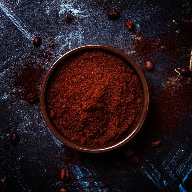 Ground dark blend in portafilter